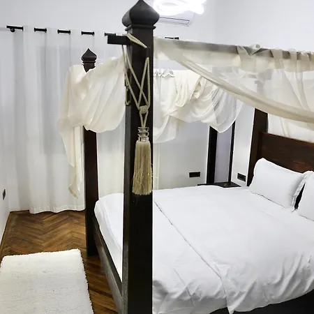 Appartamento Ilirian Jacuzzi - Skanderbeg Square District *