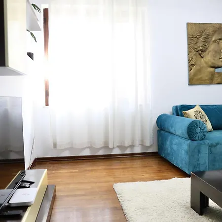 Ilirian Jacuzzi - Skanderbeg Square District Appartamento *