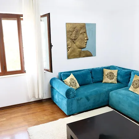 Ilirian Jacuzzi - Skanderbeg Square District Daire Tiran