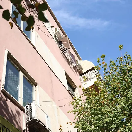 Ilirian Jacuzzi - Skanderbeg Square District Daire Tiran