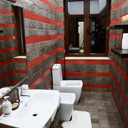 Luxe Living Mediterranean Grand Suite - Skanderbeg Square District * 地拉那