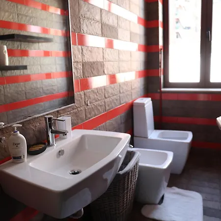 Ilirian Jacuzzi - Skanderbeg Square District * Tiran