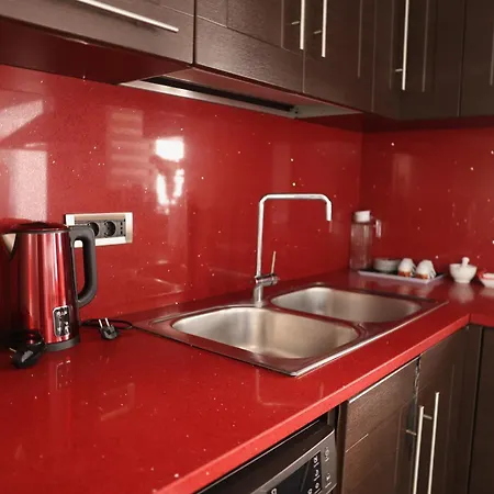 Ilirian Jacuzzi - Skanderbeg Square District * Tiran