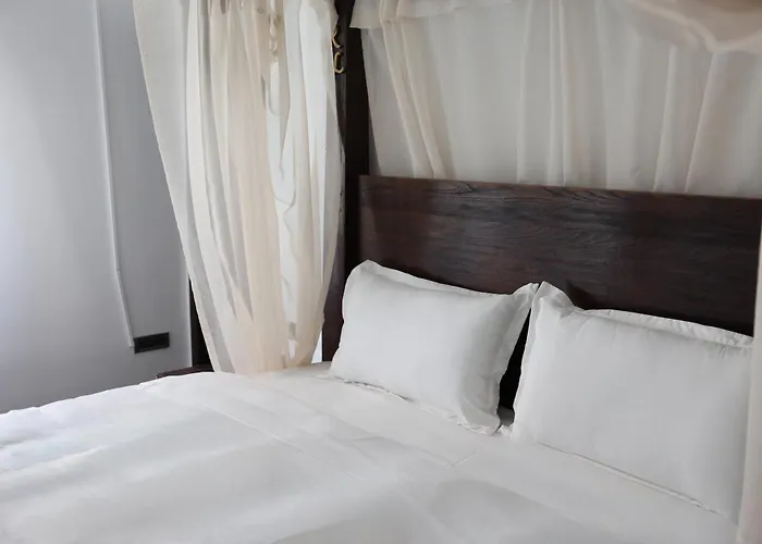 Superior With Jacuzzi - Skanderbeg Square District Appartement Tirana