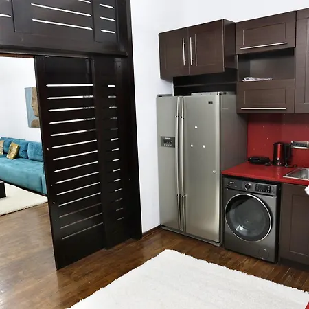 Luxe Living Mediterranean Grand Suite - Skanderbeg Square District * Тирана