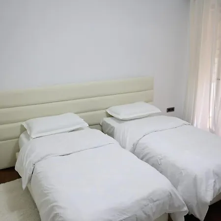 شقة Luxe Living Mediterranean Grand - Skanderbeg Square District *