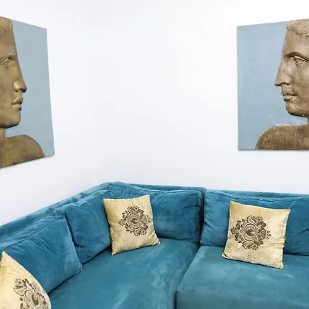 Ilirian Jacuzzi - Skanderbeg Square District Apartment