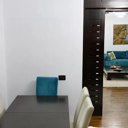 Luxe Living Mediterranean Grand - Skanderbeg Square District شقة