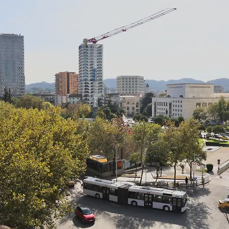 Luxe Living Mediterranean Grand - Skanderbeg Square District شقة تيرانا